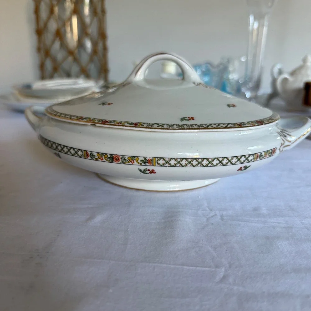 Antique Buffalo China 1920‎ Lidded Vegetable Tureen Floral Lattice Gold Gilt